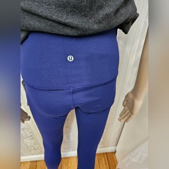 Lululemon Athletica High Rise Mesh Leggings NWT - Picture 3 of 4